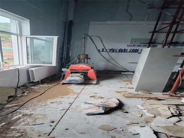 兴宾地基基础下沉墙体裂缝加固注浆顶升施工