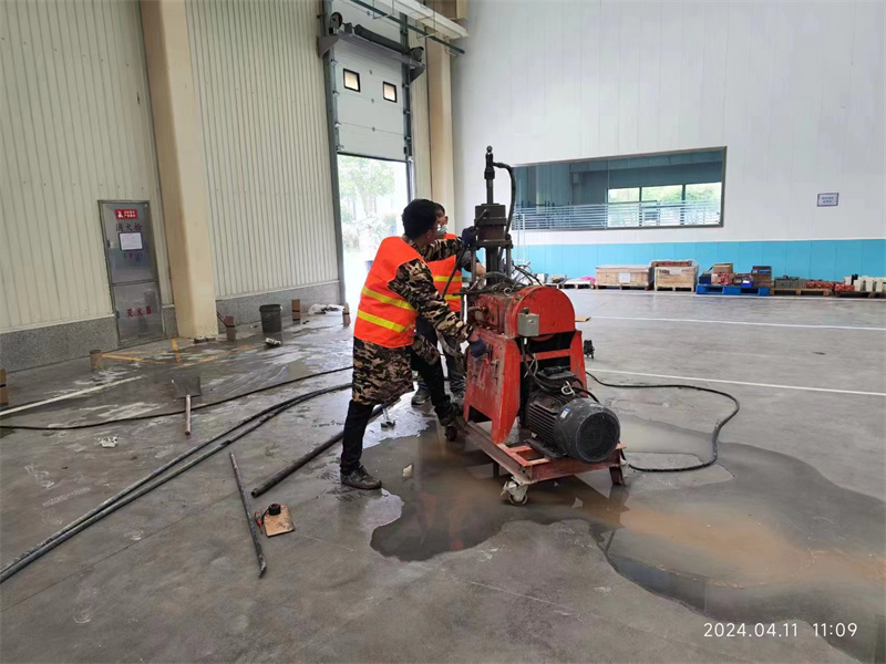 兴宾厂房地面下沉塌陷注浆加固施工